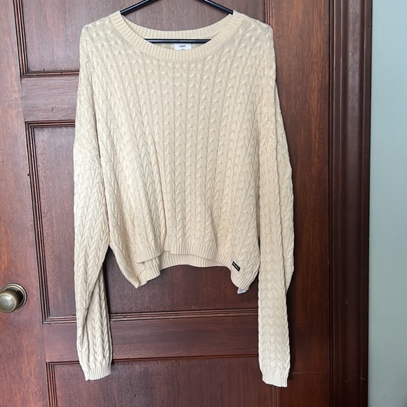 RVCA Soft Cable Cropped Sweater NWOT - Picture 4 of 7